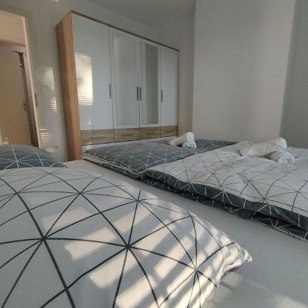 Apartment Sanya #3 Любляна Экстерьер фото